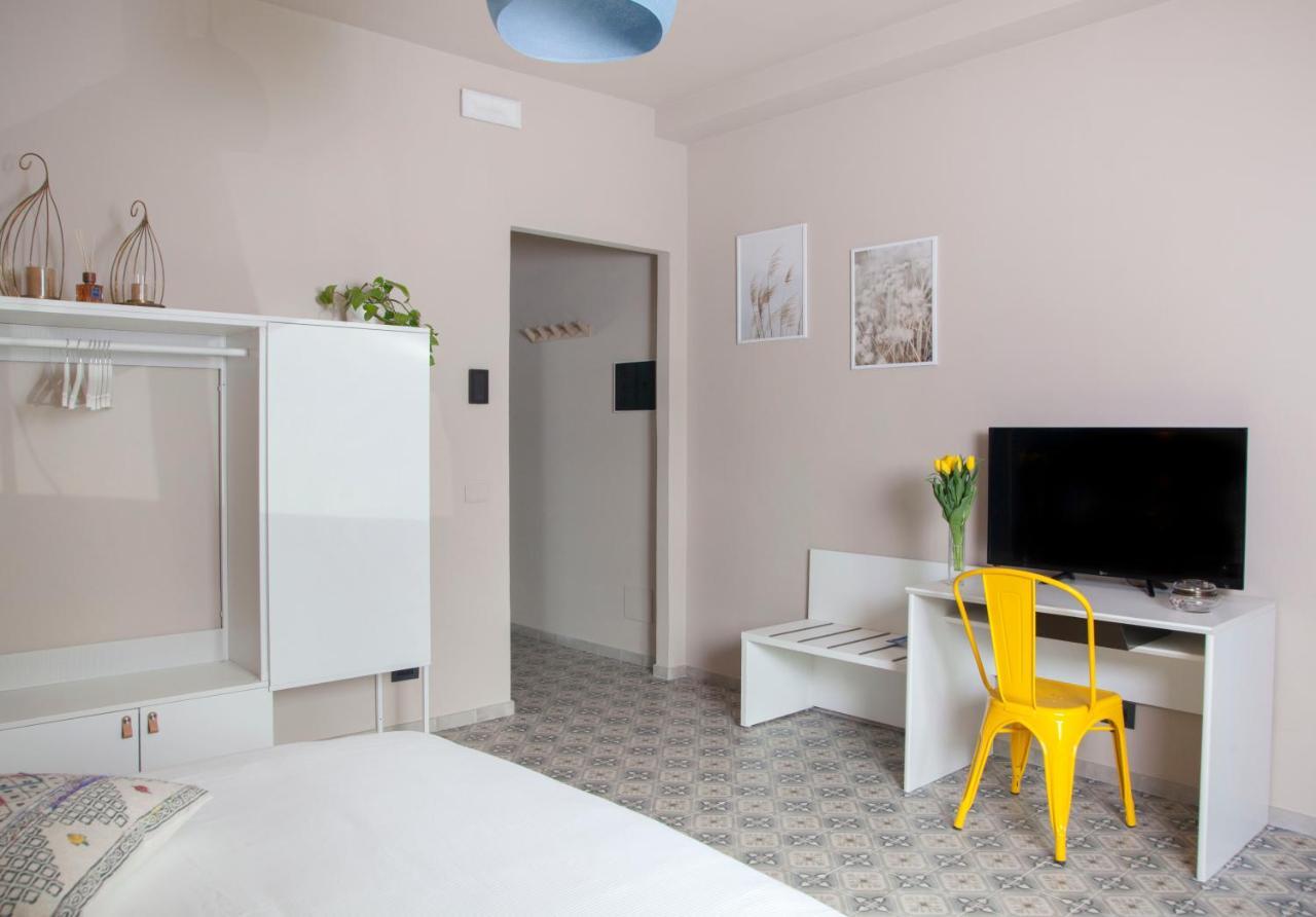 Moncrivel Rooms & Relax Benevello Exterior photo